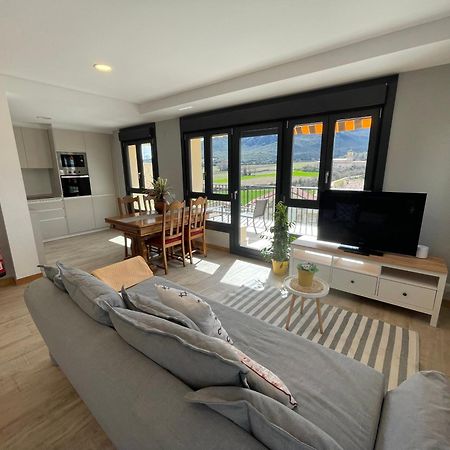 Apartamentos Montejurra Ayegui Bagian luar foto
