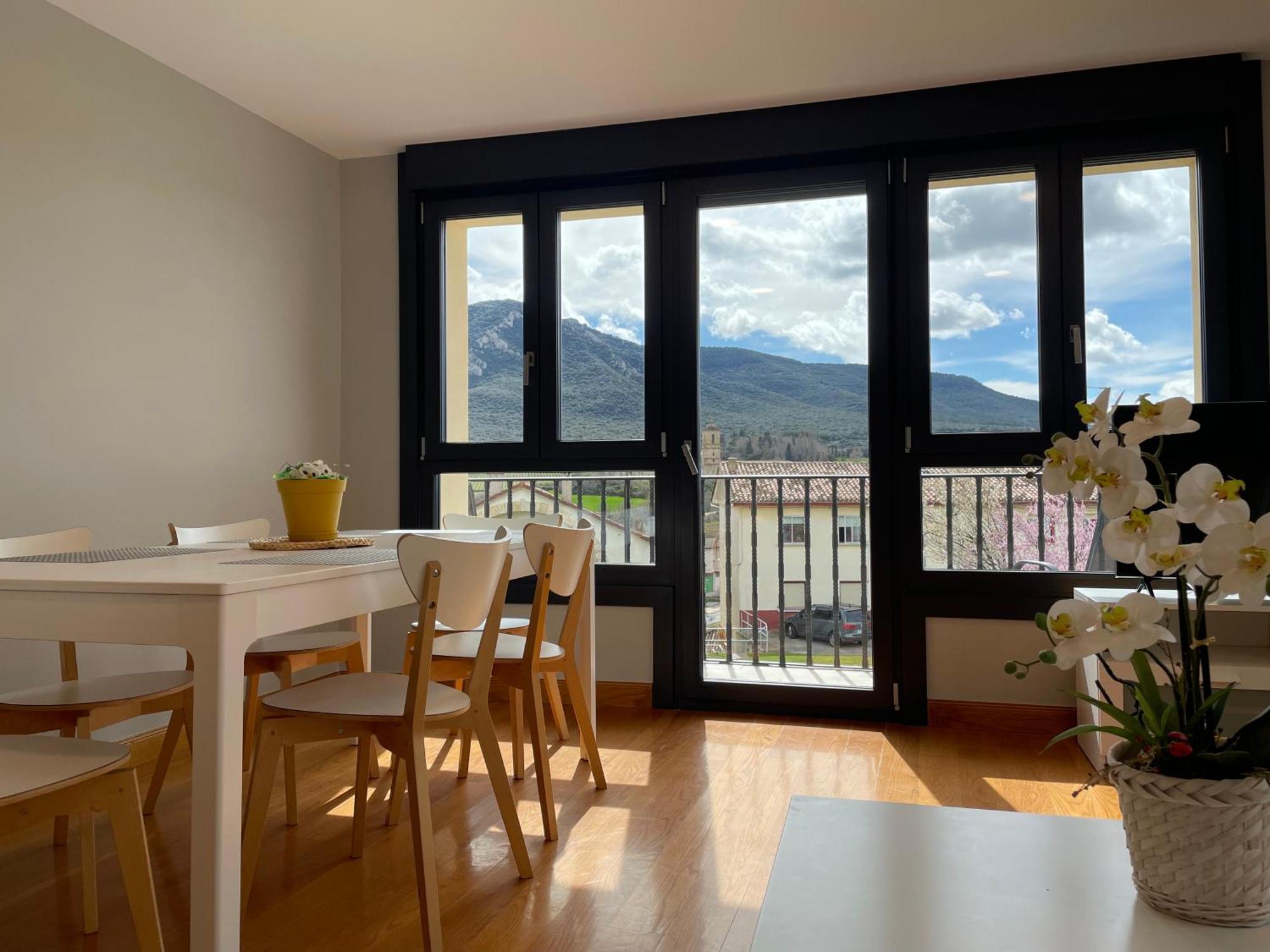 Apartamentos Montejurra Ayegui Bagian luar foto