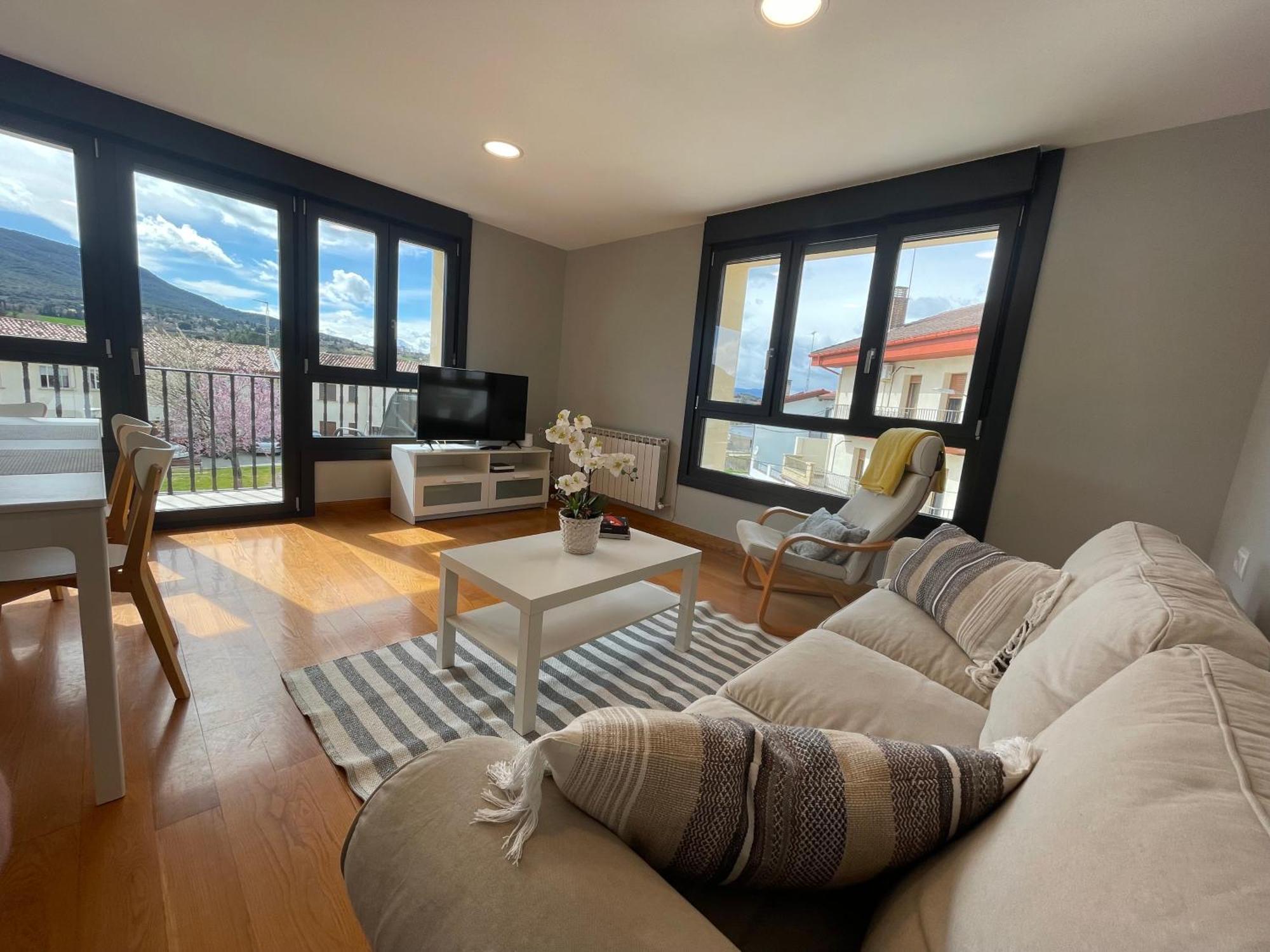 Apartamentos Montejurra Ayegui Bagian luar foto