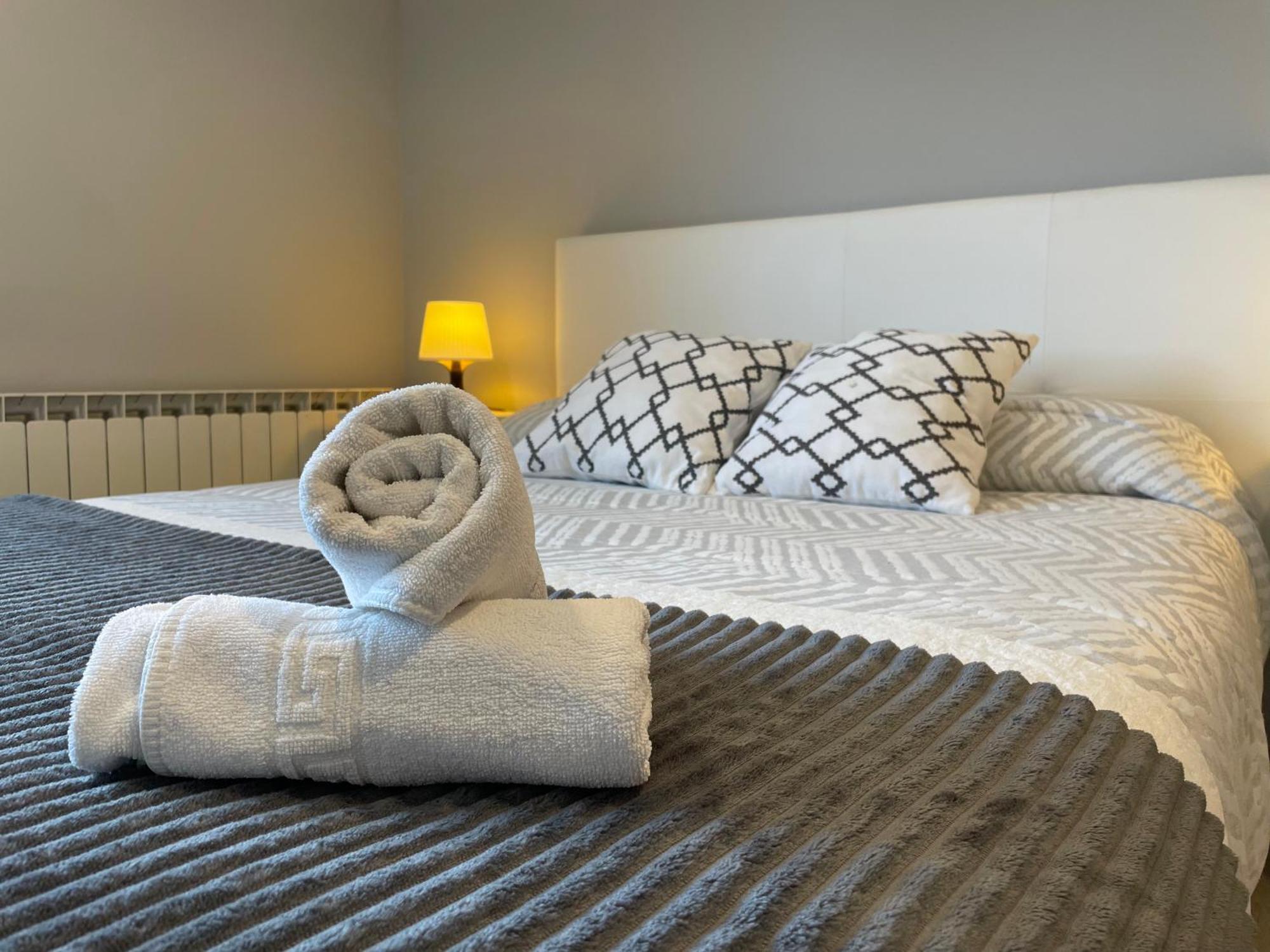 Apartamentos Montejurra Ayegui Bagian luar foto