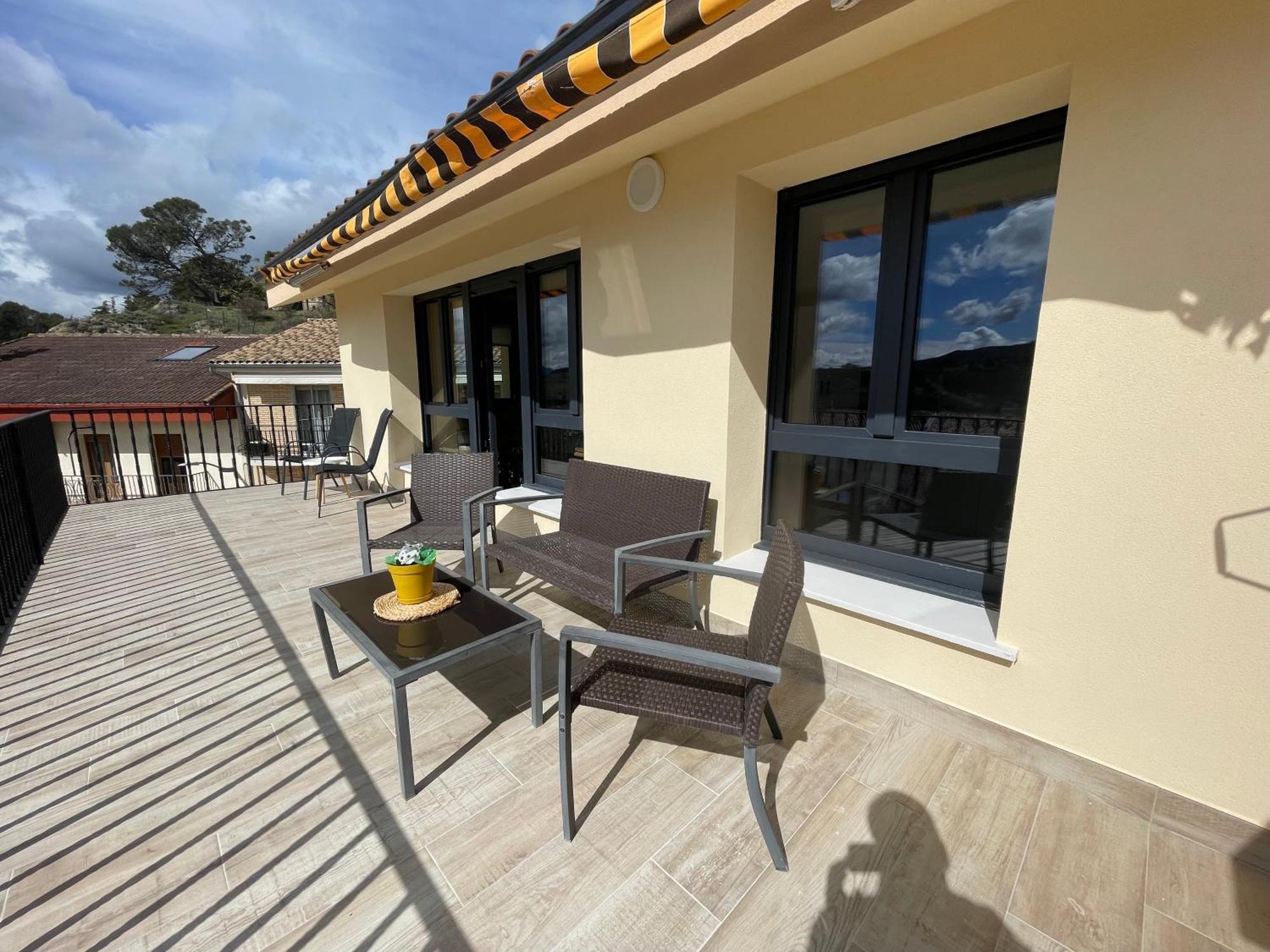Apartamentos Montejurra Ayegui Bagian luar foto