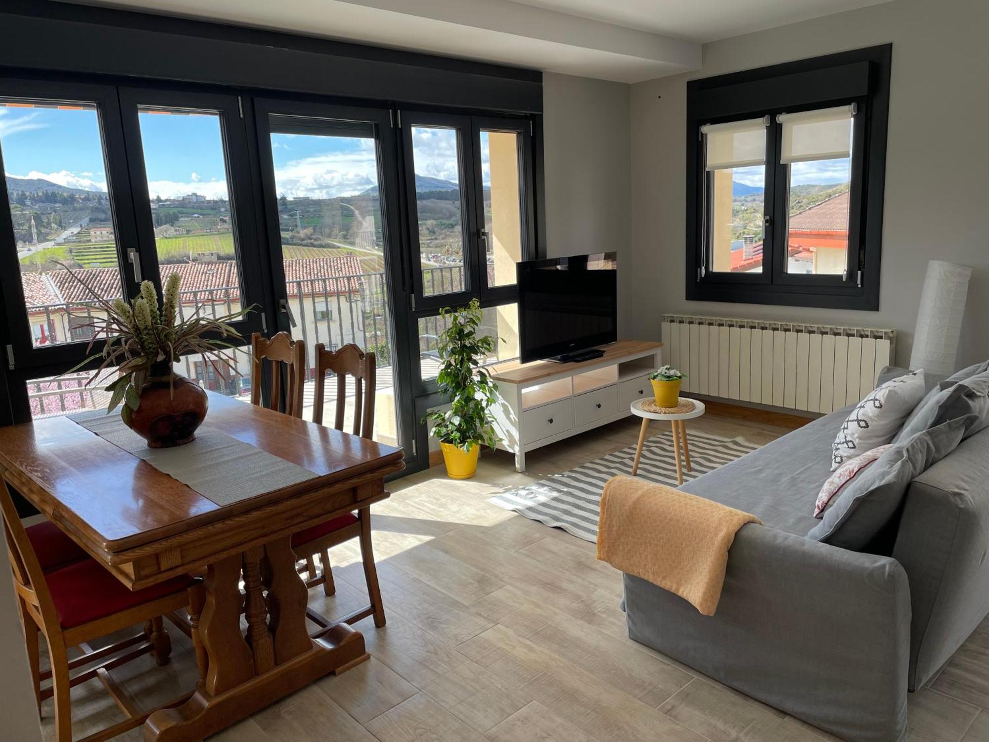 Apartamentos Montejurra Ayegui Bagian luar foto