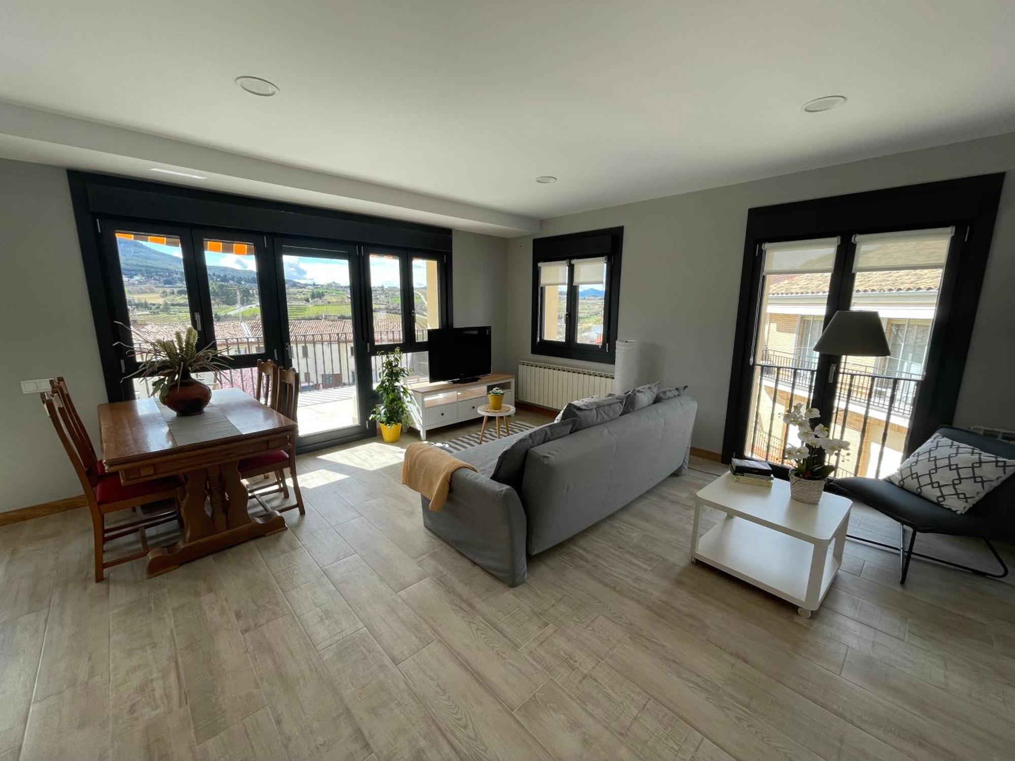 Apartamentos Montejurra Ayegui Bagian luar foto