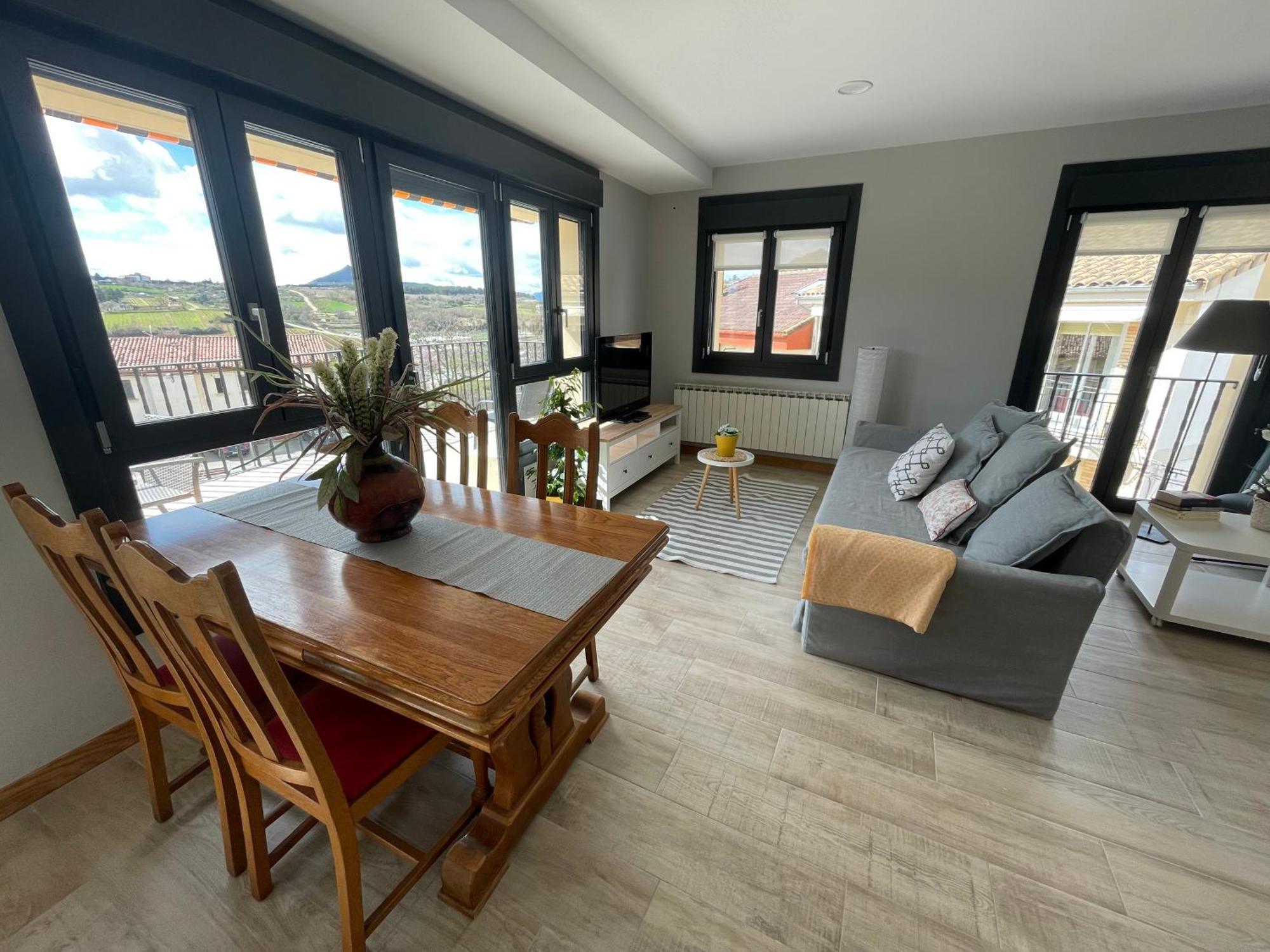 Apartamentos Montejurra Ayegui Bagian luar foto