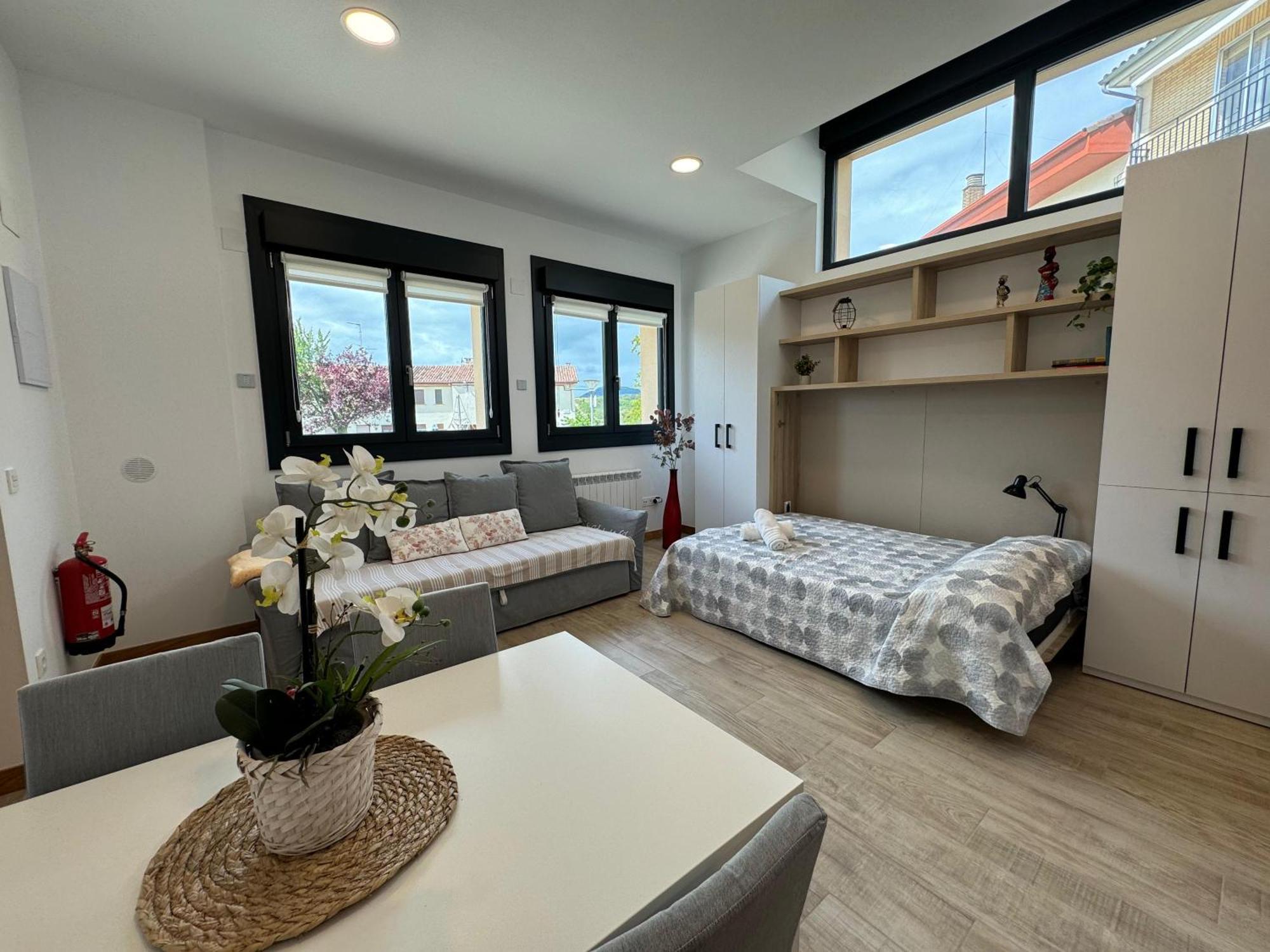 Apartamentos Montejurra Ayegui Bagian luar foto